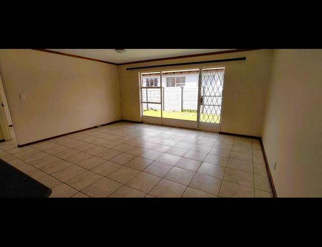 2 BEDROOM TOWNHOUSE FOR SALE IN LANGENHOVENPARK